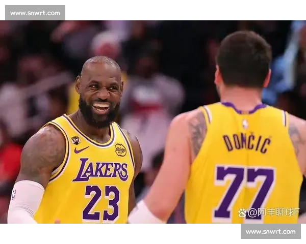 湖人对决热火直播全程回顾比赛进程及实时比分分析